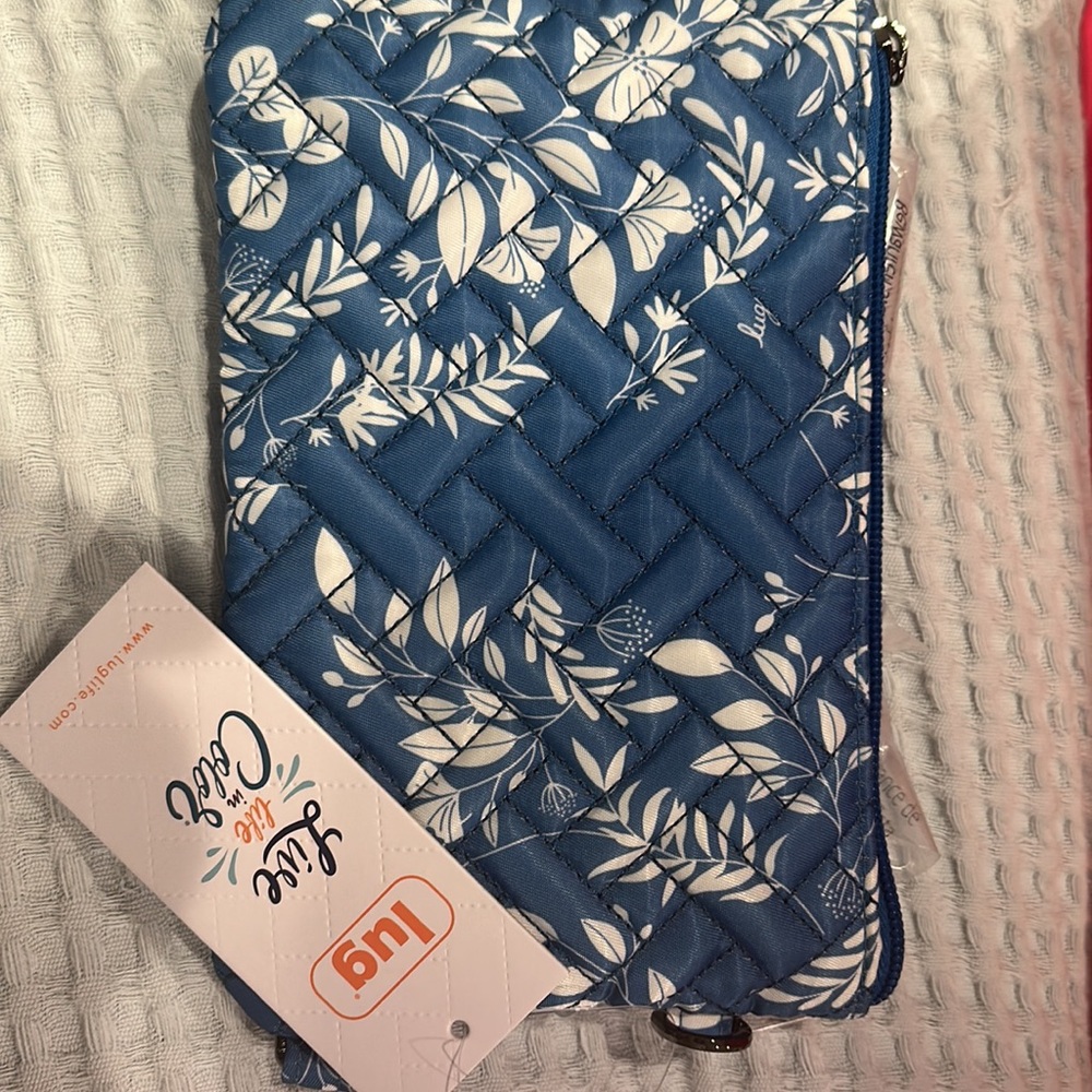Lug peekaboo convertible crossbody wristlet - with touch screen access to phone - Picture 5 of 5